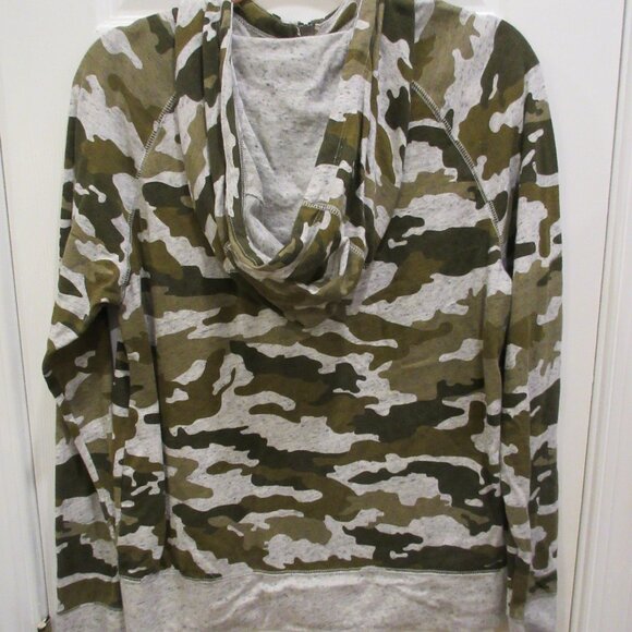 Women's Nike Camoflaged zip up hoodie size Medium - Picture 3 of 3